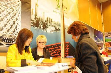 People&nbsp;visit&nbsp;China's&nbsp;Shanghai&nbsp;Expo&nbsp;stand&nbsp;during&nbsp;the&nbsp;2010&nbsp;International&nbsp;Tourism&nbsp;Show&nbsp;in&nbsp;Paris,&nbsp;capital&nbsp;of&nbsp;France,&nbsp;March&nbsp;18,&nbsp;2010.&nbsp;The&nbsp;four-day&nbsp;show&nbsp;opened&nbsp;on&nbsp;Thursday,&nbsp;presenting&nbsp;a&nbsp;colorful&nbsp;showcase&nbsp;of&nbsp;hundreds&nbsp;of&nbsp;tourism&nbsp;professionals&nbsp;from&nbsp;countries&nbsp;and&nbsp;regions&nbsp;in&nbsp;the&nbsp;world.&nbsp;[Photo:&nbsp;Xinhua]&nbsp;