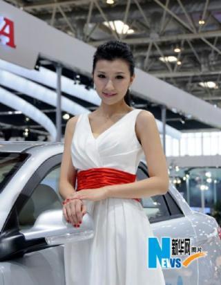A&nbsp;model&nbsp;poses&nbsp;at&nbsp;2010&nbsp;Beijing&nbsp;International&nbsp;Automotive&nbsp;Exhibition&nbsp;on&nbsp;April&nbsp;23,&nbsp;2010.&nbsp;The&nbsp;auto&nbsp;exhibition&nbsp;kicked&nbsp;off&nbsp;Wednesday&nbsp;at&nbsp;China&nbsp;International&nbsp;Exhibition&nbsp;Center&nbsp;in&nbsp;Beijing.&nbsp;(Xinhuanet&nbsp;Photo