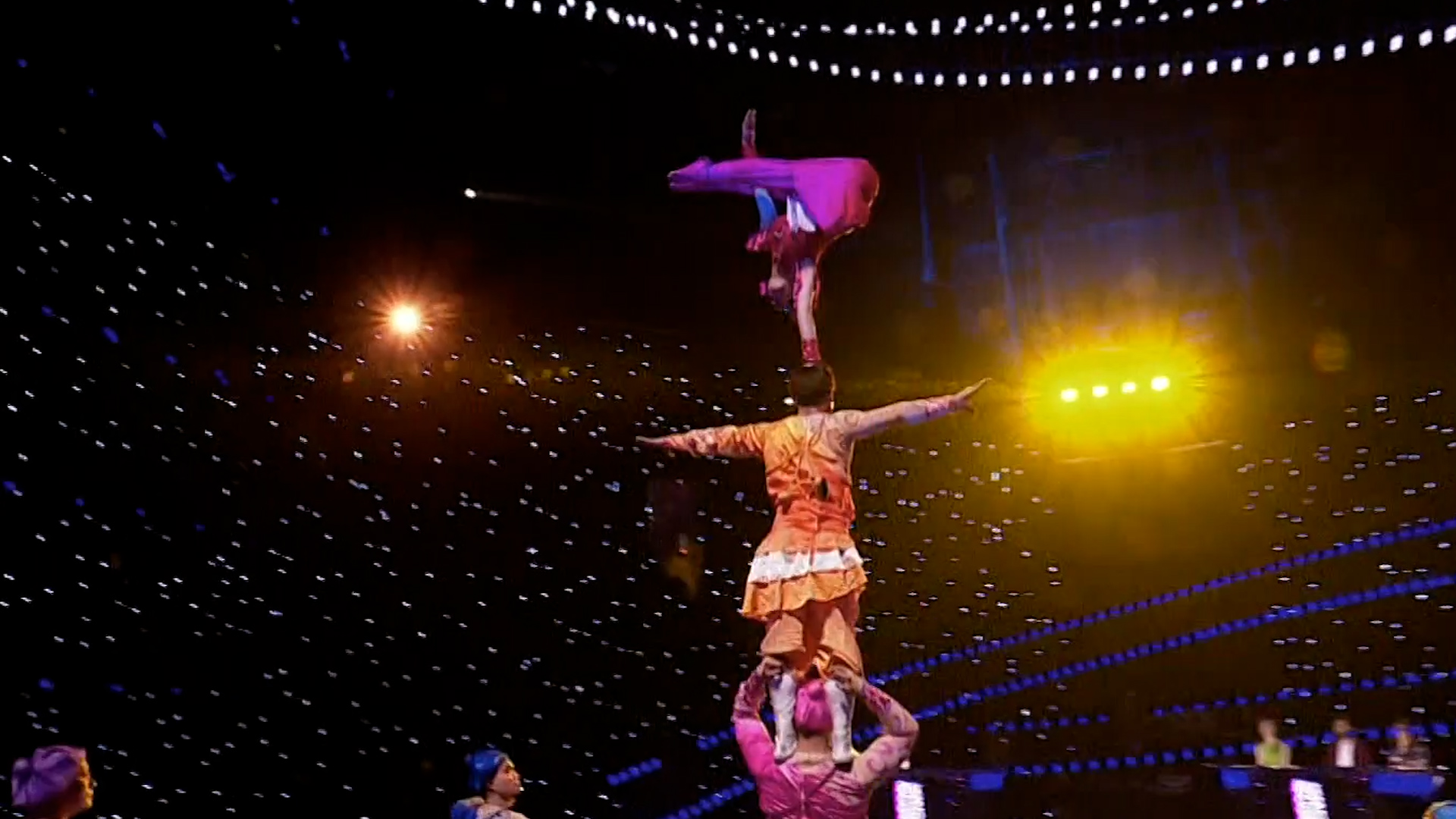 Nanchong Acrobatic Troupe stages 'Martial Males in Peking Opera' show