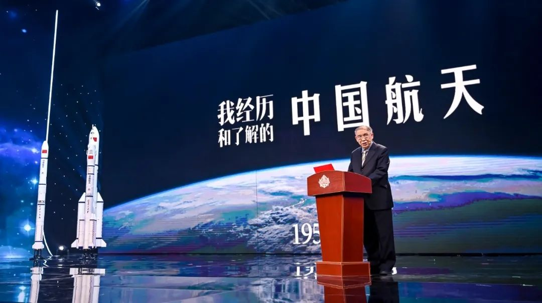 韩厚健在《乐龄唱响》舞台