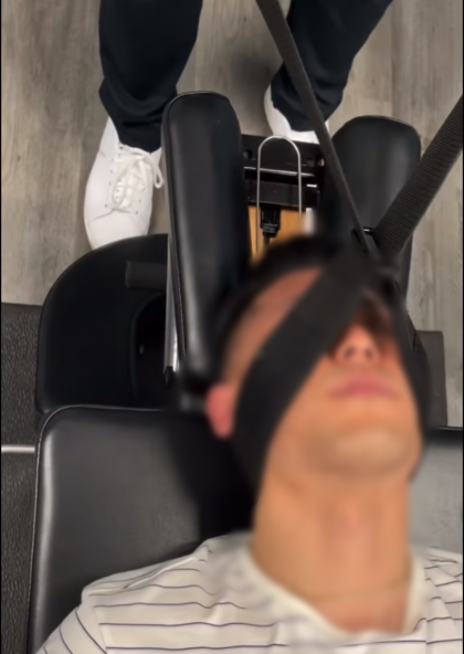 正骨操作之一/受访者供图