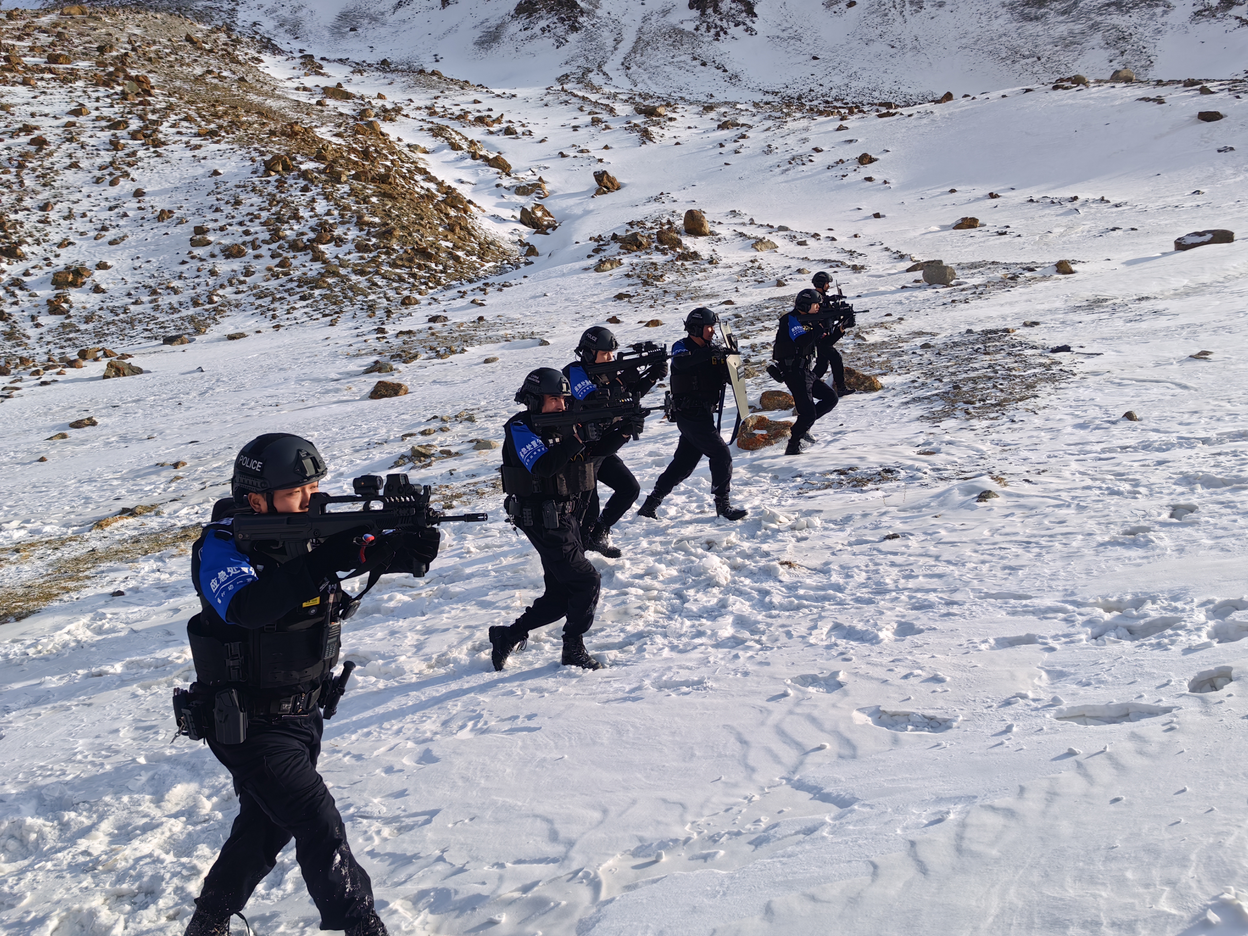 民警实战训练画面