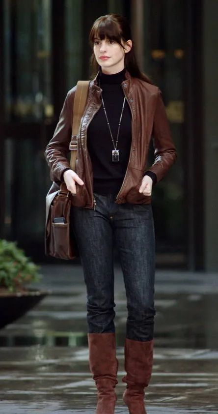 《穿普拉达的女王1》,影片最后安迪的造型已经从“精致”变得“率性”