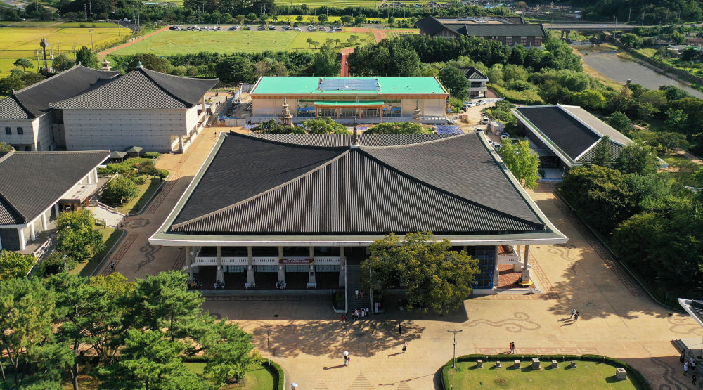 这是9月20日拍摄的韩国庆州博物馆(无人机照片)。新华社发(朴晋泽摄)