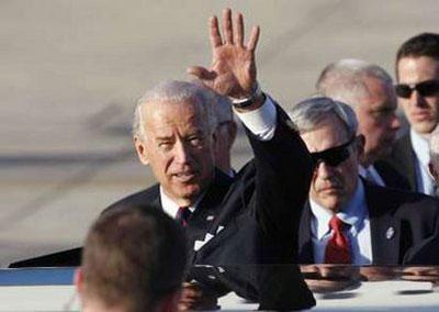 U.S.&nbsp;Vice&nbsp;President&nbsp;Joe&nbsp;Biden&nbsp;waves&nbsp;as&nbsp;he&nbsp;enters&nbsp;a&nbsp;car&nbsp;upon&nbsp;his&nbsp;arrival&nbsp;at&nbsp;Ben&nbsp;Gurion&nbsp;International&nbsp;airport&nbsp;near&nbsp;Tel&nbsp;Aviv&nbsp;March&nbsp;8,&nbsp;2010.&nbsp;REUTERS/Baz&nbsp;Ratner
