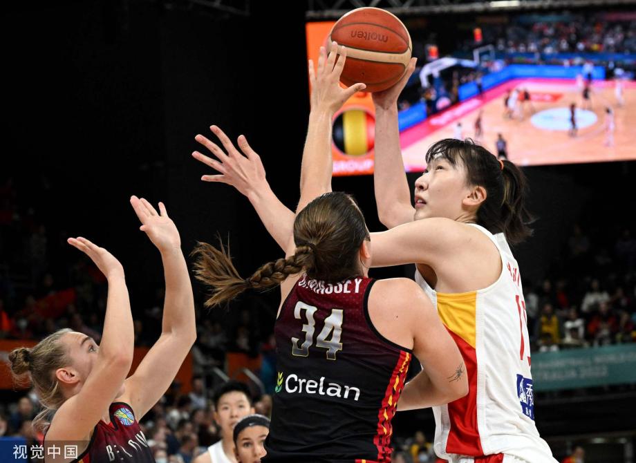 [图]小组第二晋级八强 中国女篮26分优势击败比利时