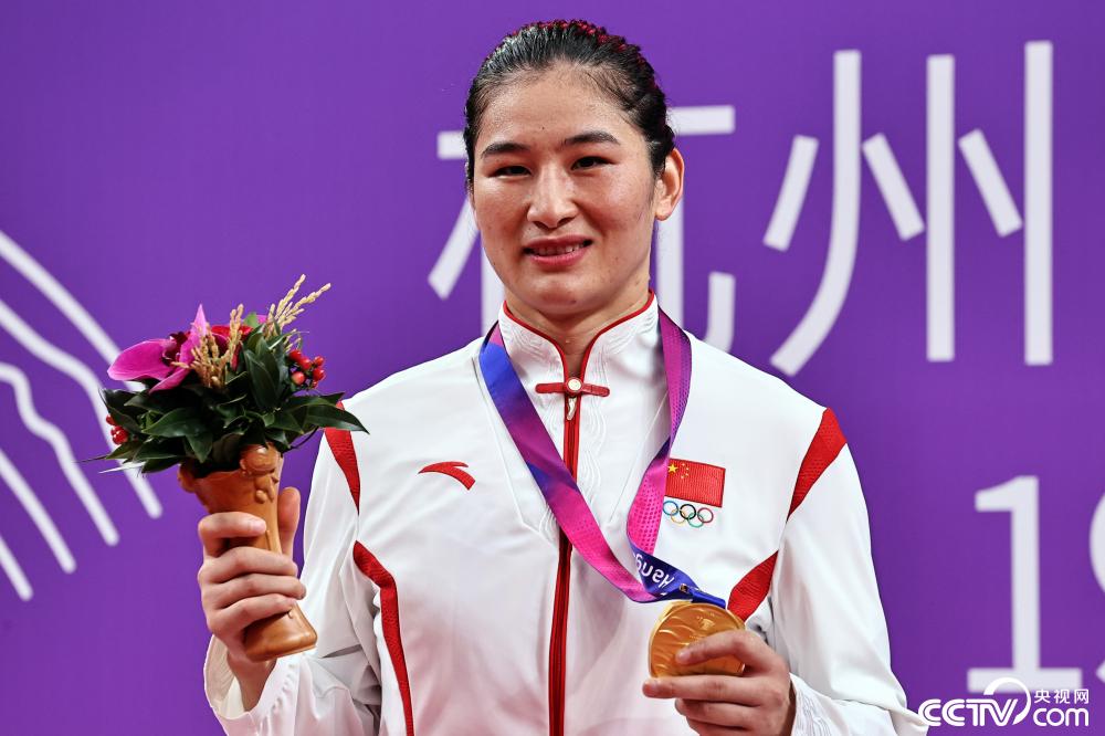 李倩夺得拳击女子75公斤级冠军