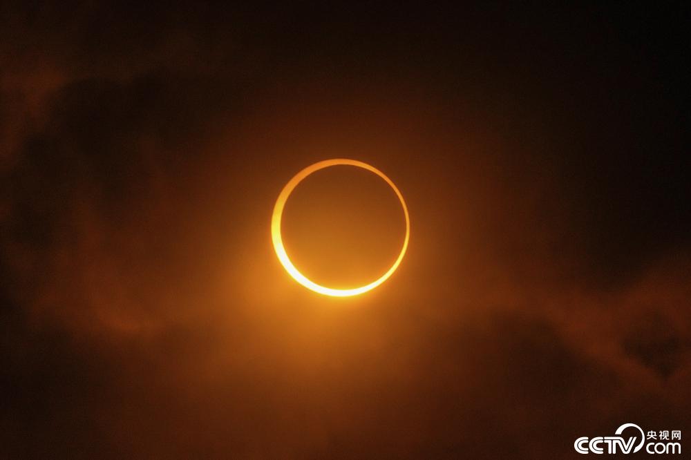 日环食亮相天宇