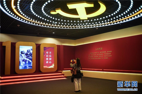 3月9日，观众在首都博物馆参观。 新华社记者 彭子洋 摄