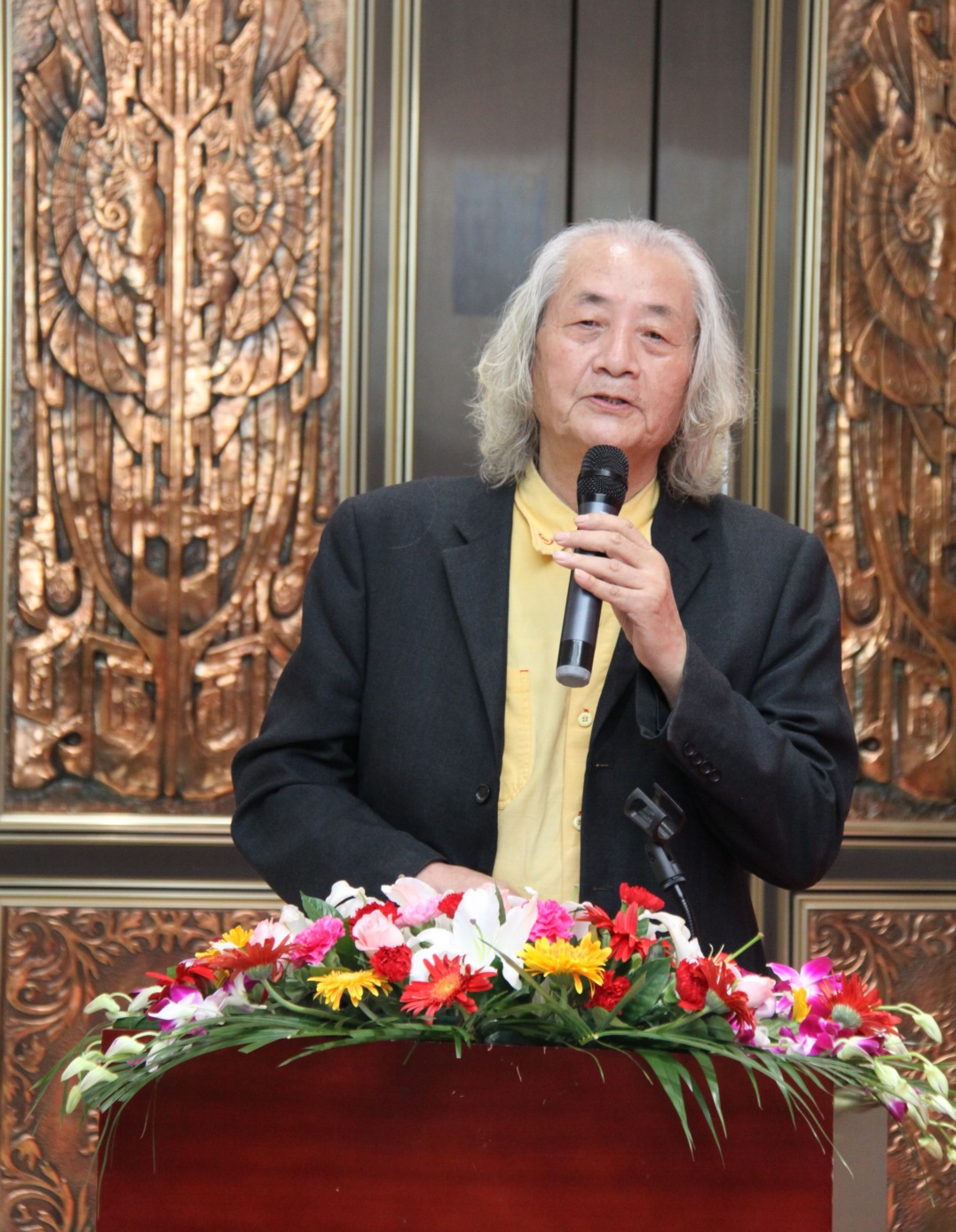 中国美协理论委员会副主任、原《美术》杂志主编王仲发言