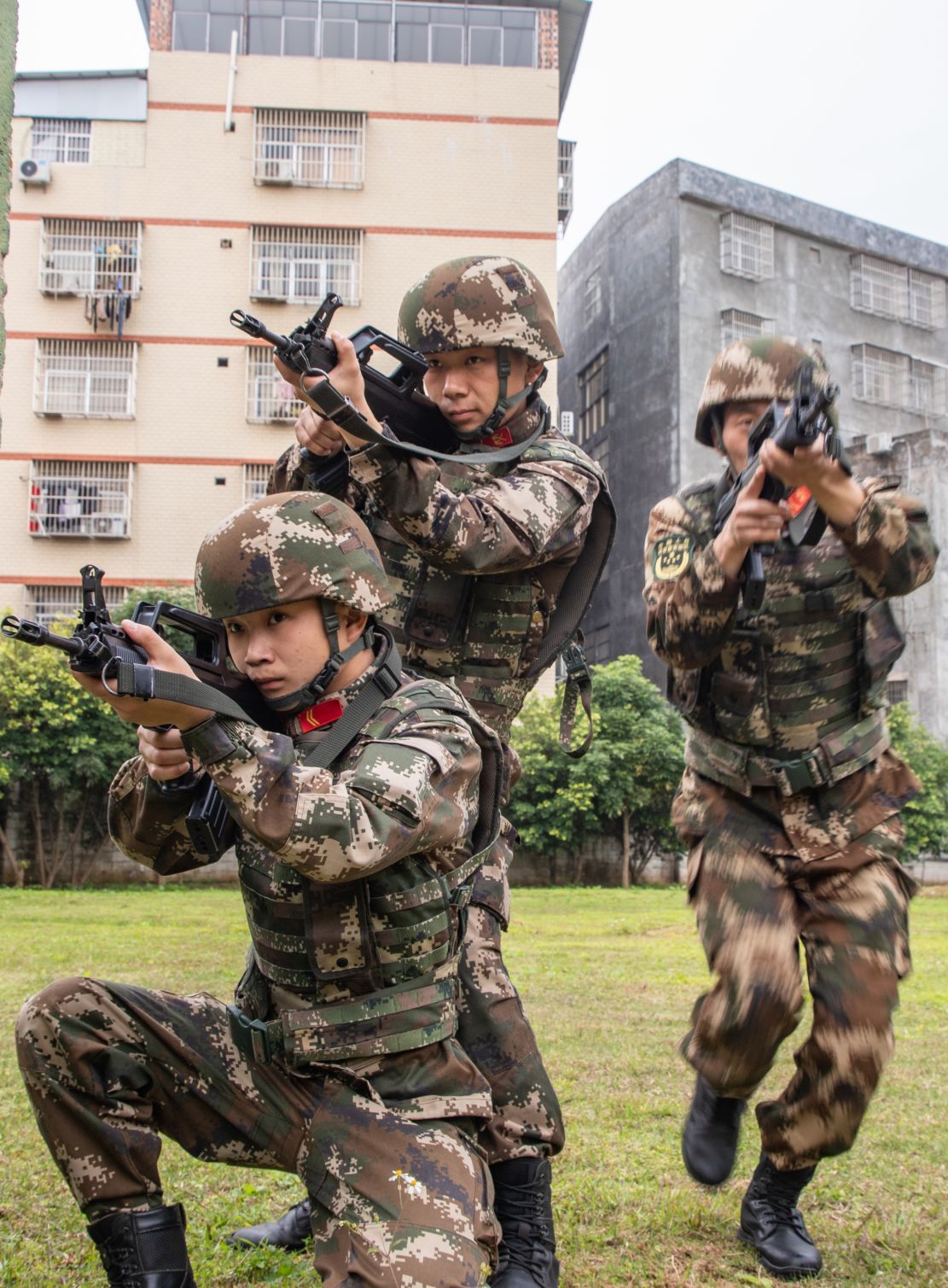 紧贴实战砺精兵刻苦训练强本领