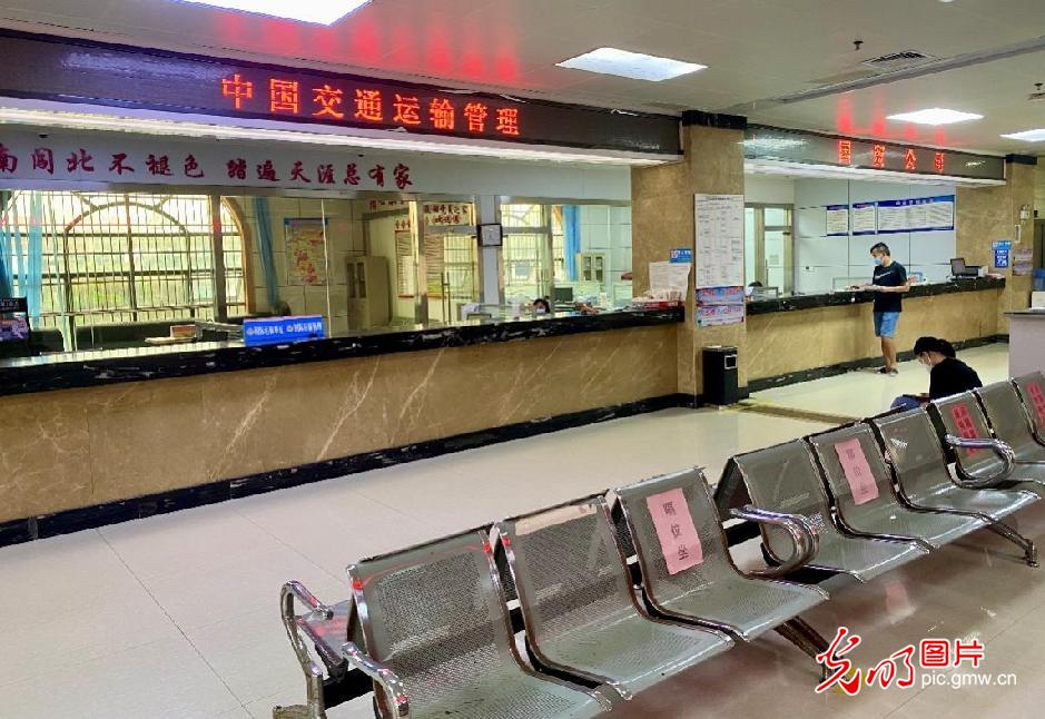 【民族团结党旗红】广西凭祥：筑牢疫情&ldquo;国门防线&rdquo; 稳边贸促发展