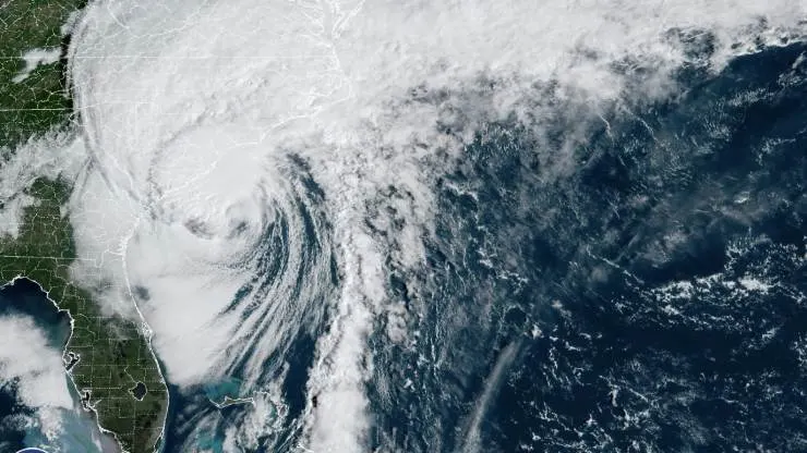 美媒：飓风“伊恩”在美国已造成至少77人死亡