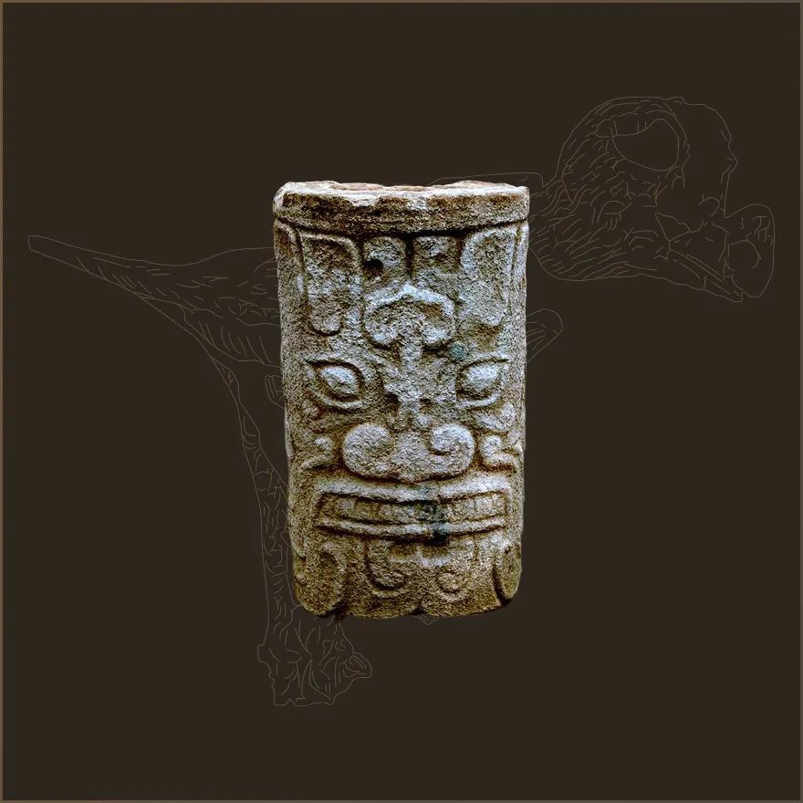 双人面石雕|直径约50厘米，高近1米，出土于石峁遗址|陕西省考古研究院藏