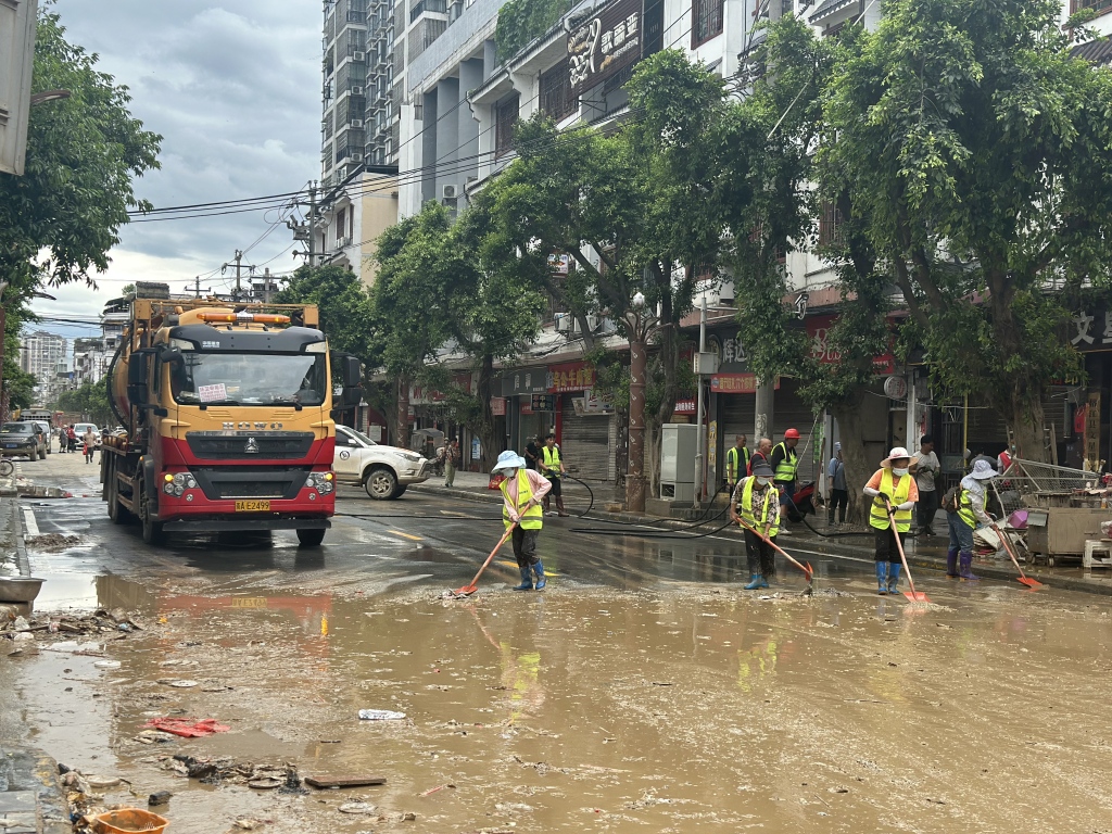 村超”主场榕江：洪峰，一波未平一波又来_新闻频道_央视网(cctv.com)