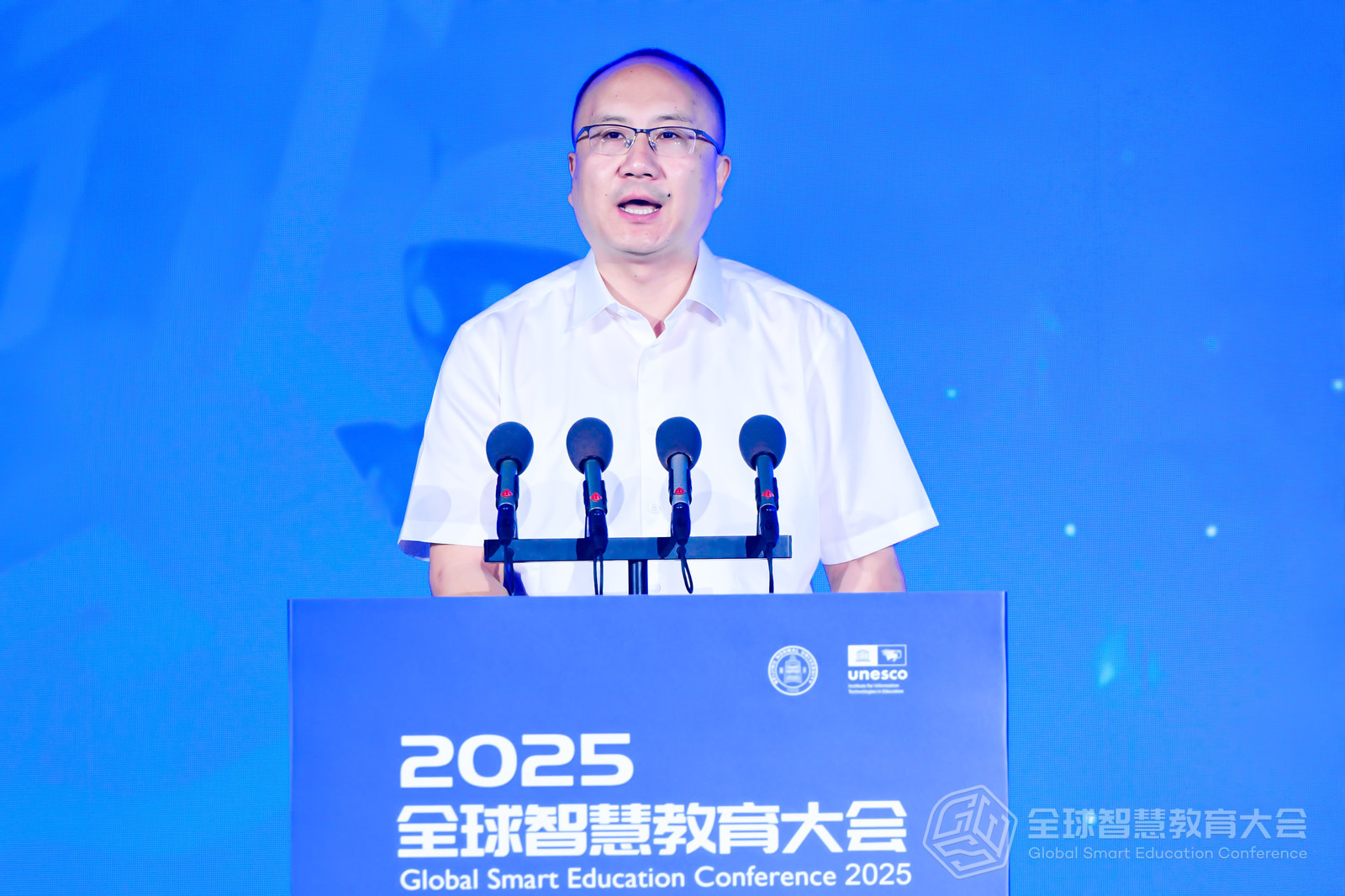 中国教育部教师工作司副司长赵鑫