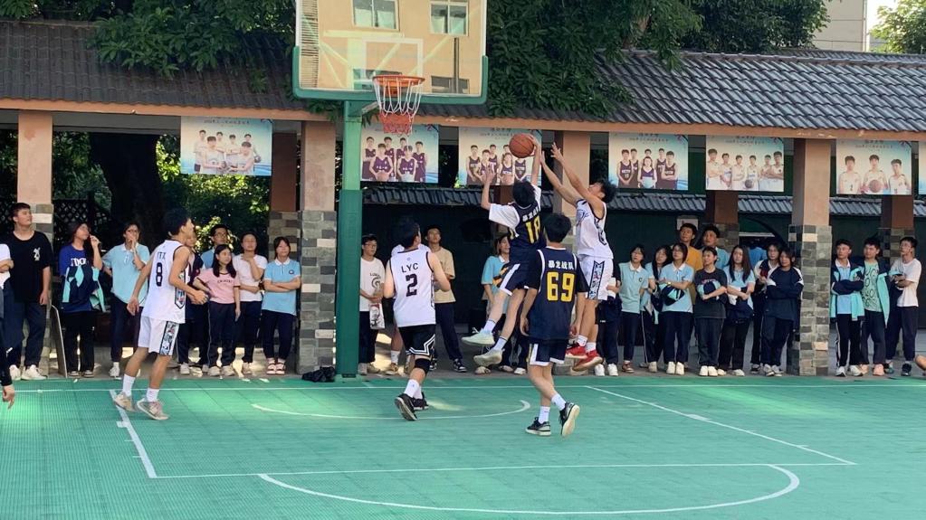 鱼洞中学举办班级三人制篮球赛